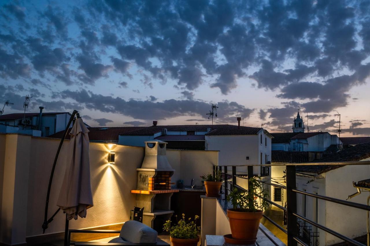 Apartamentos Turisticos El Altozano Фуэнтес-де-Леон Экстерьер фото