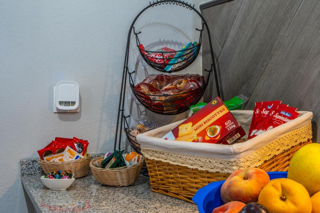 Apartamentos Turisticos El Altozano Фуэнтес-де-Леон Экстерьер фото