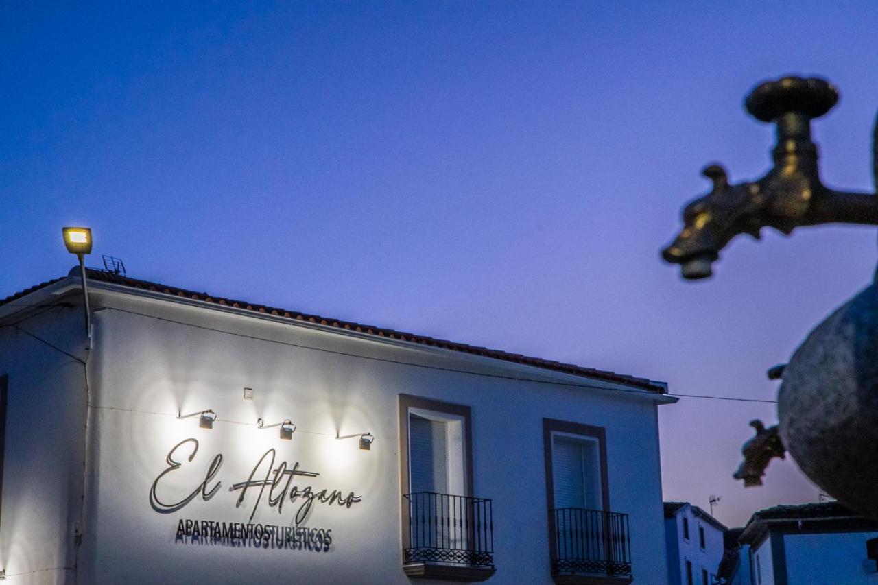 Apartamentos Turisticos El Altozano Фуэнтес-де-Леон Экстерьер фото