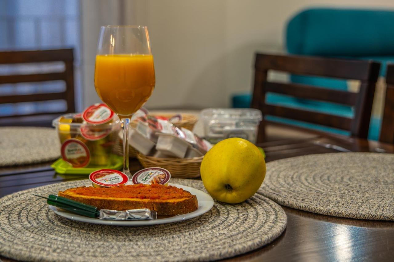 Apartamentos Turisticos El Altozano Фуэнтес-де-Леон Экстерьер фото