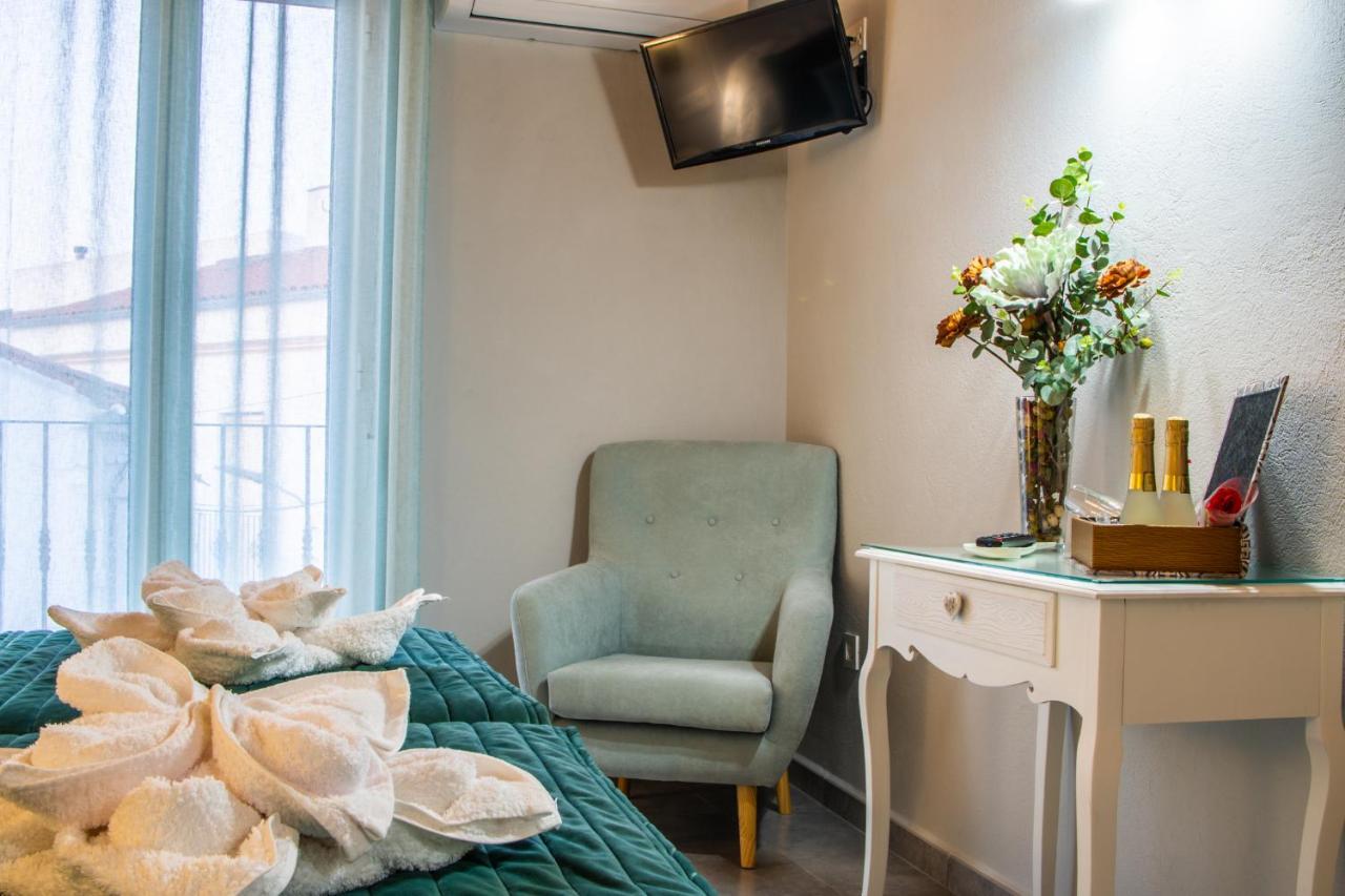 Apartamentos Turisticos El Altozano Фуэнтес-де-Леон Экстерьер фото