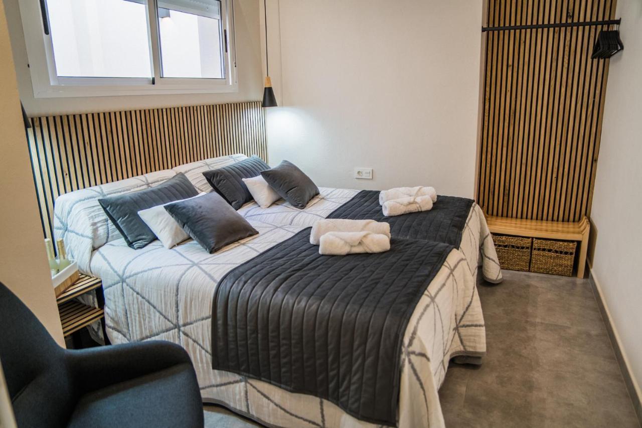 Apartamentos Turisticos El Altozano Фуэнтес-де-Леон Экстерьер фото