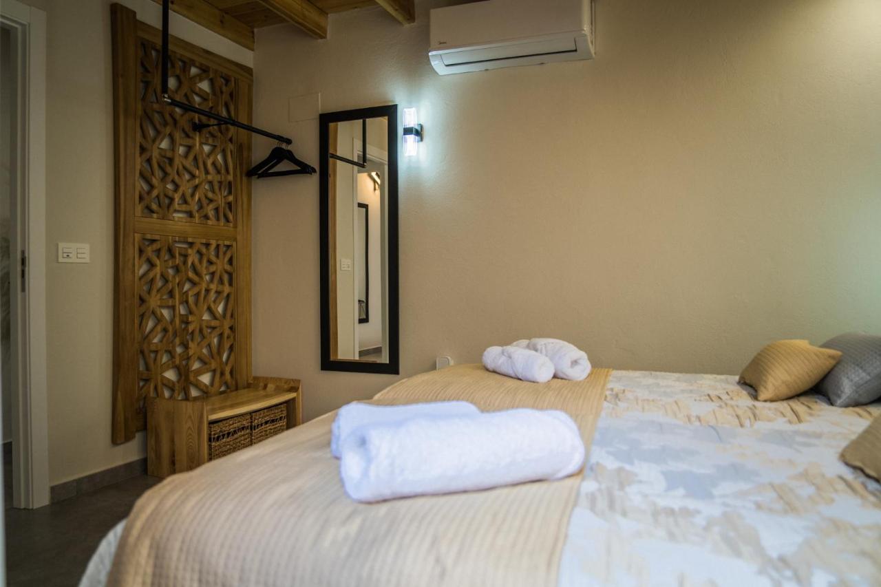 Apartamentos Turisticos El Altozano Фуэнтес-де-Леон Экстерьер фото