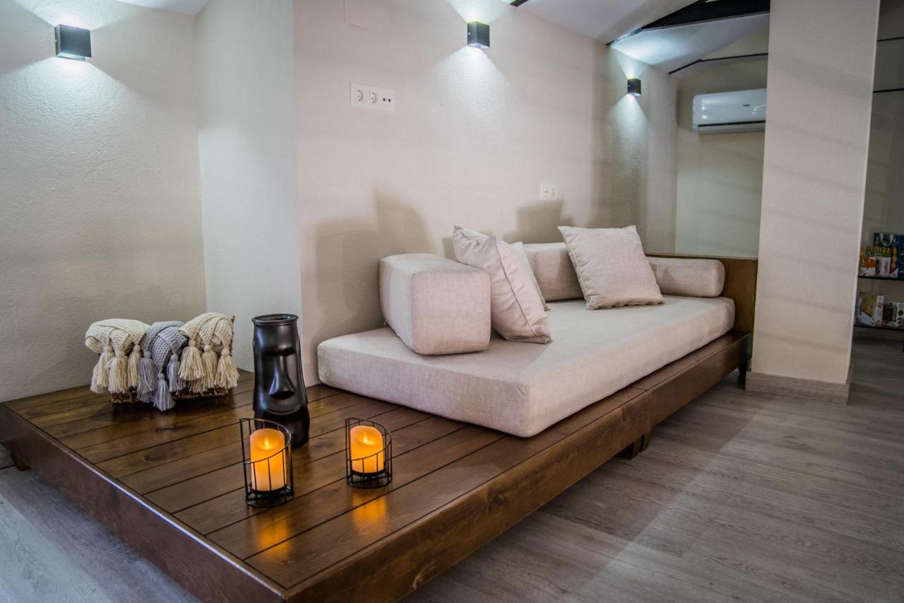 Apartamentos Turisticos El Altozano Фуэнтес-де-Леон Экстерьер фото