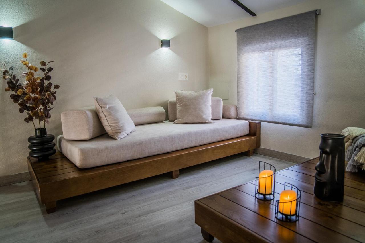 Apartamentos Turisticos El Altozano Фуэнтес-де-Леон Экстерьер фото