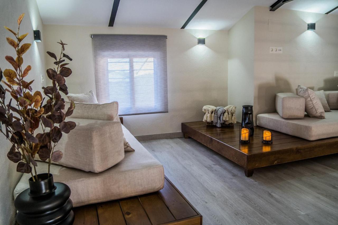 Apartamentos Turisticos El Altozano Фуэнтес-де-Леон Экстерьер фото